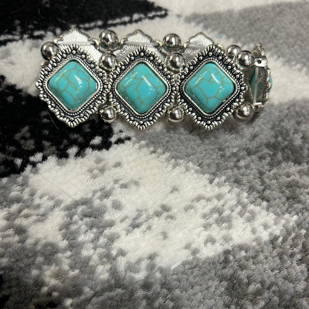 Diamond shaped turquoise stone stretch bracelet